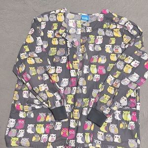 Women’s scrub jacket size large with owl design